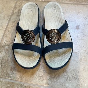 Women’s Crocs Navy size 8